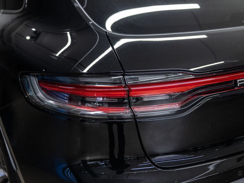 Certified 2026 Porsche Macan AWD/4WD image 22