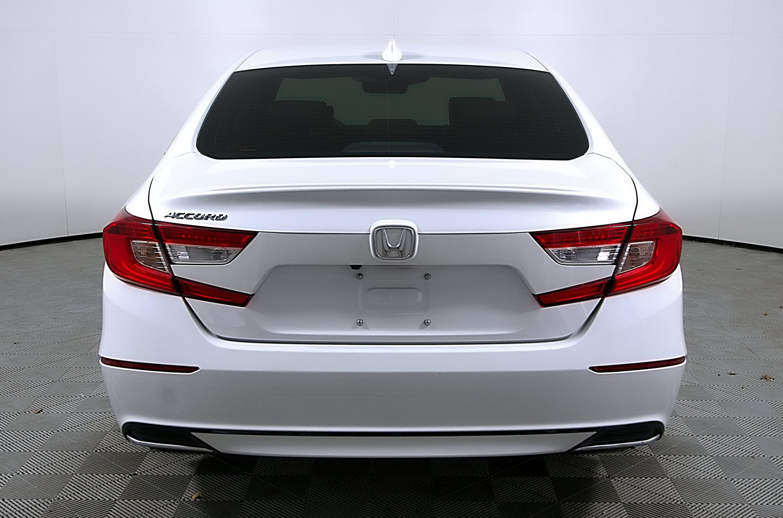 Used 2018 Honda Accord EX-L image 8