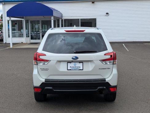 Used 2022 Subaru Forester AWD/4WD image 4