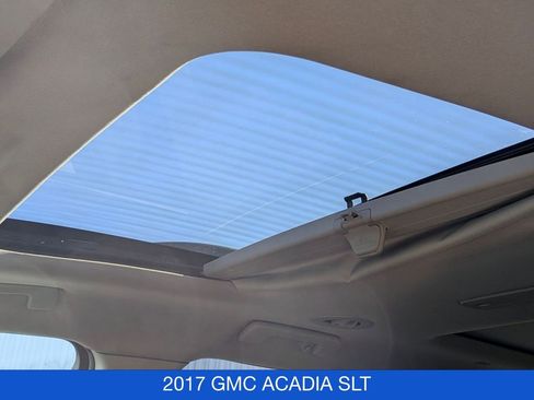 Used 2017 GMC Acadia SLT image 31