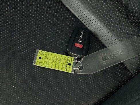 Used 2021 Toyota Camry XSE image 41