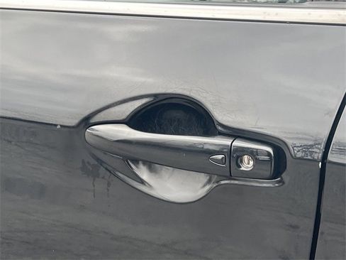 Used 2020 Nissan Rogue Sport SV image 31