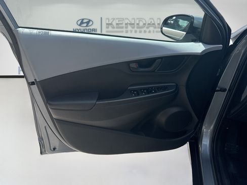 Used 2021 Hyundai Kona SE FWD image 17