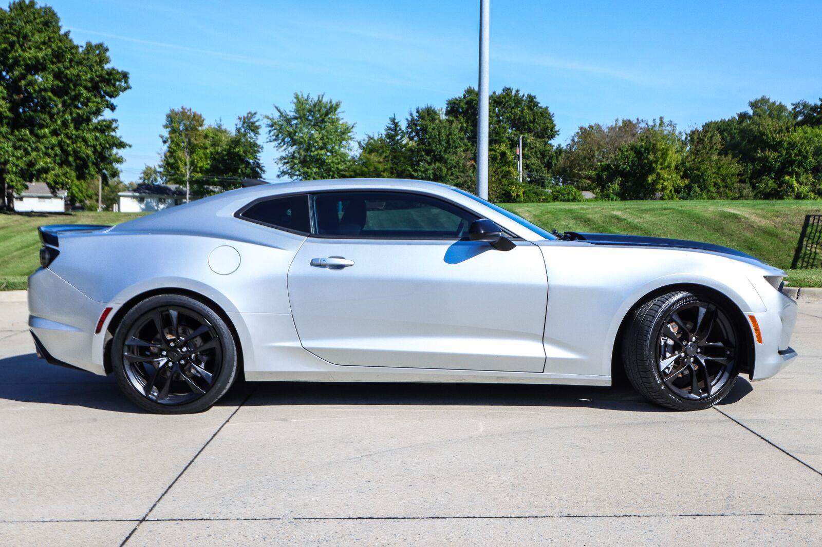 Used 2019 Chevrolet Camaro LT w/ 1LE Track Performance Package RWD image 5