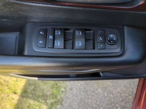 Used 2020 Chrysler Pacifica Limited FWD image 14