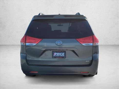 Used 2011 Toyota Sienna XLE image 6