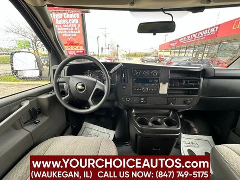 Used 2017 Chevrolet Express 2500 Extended RWD image 19