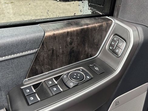 Used 2026 Ford F250 Lariat AWD/4WD image 27