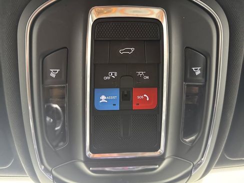 Used 2024 Jeep Grand Cherokee L Laredo AWD/4WD image 17
