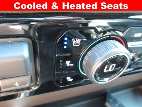 Used 2022 Chevrolet Silverado 1500 LTZ w/ LTZ Premium Package image 19