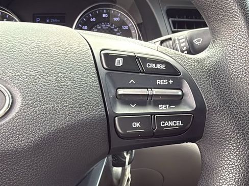 Used 2020 Hyundai Elantra SE FWD image 30