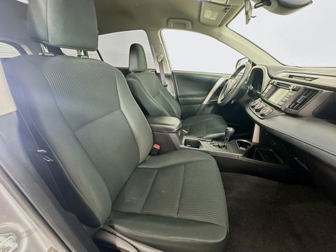 Used 2018 Toyota RAV4 LE image 28