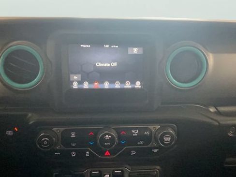 Used 2018 Jeep Wrangler Unlimited Sport S AWD/4WD image 20