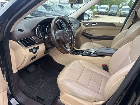 Used 2017 Mercedes-Benz GLS 450 4MATIC image 9