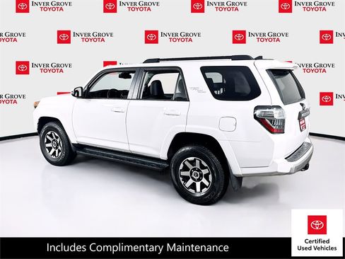 Certified 2024 Toyota 4Runner TRD Off-Road Premium image 7