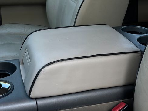 Used 2006 Lincoln Mark LT 4x4 image 21