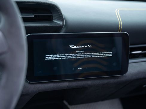 Used 2023 Maserati MC20 Spyder image 25