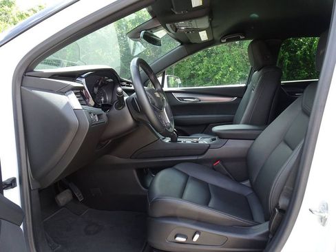 Used 2024 Cadillac XT5 Luxury AWD/4WD image 8
