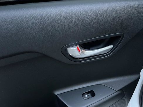 Used 2022 Kia Rio LX image 9