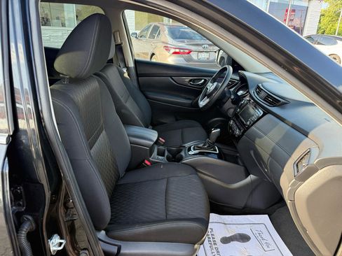 Used 2020 Nissan Rogue SV FWD image 13