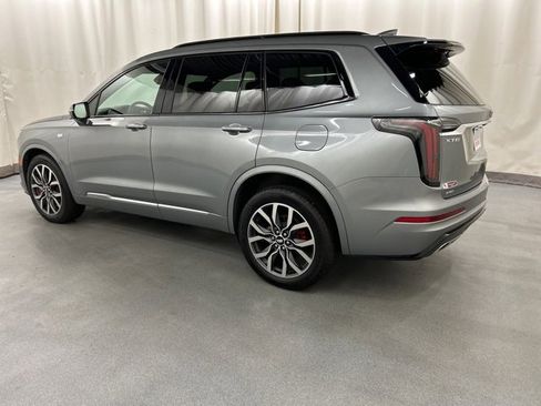 Used 2023 Cadillac XT6 Sport image 3