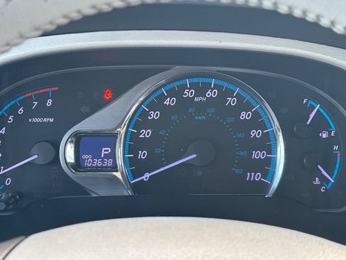 Used 2013 Toyota Sienna XLE image 41