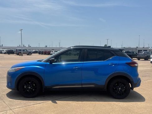 Used 2021 Nissan Kicks SR FWD image 12