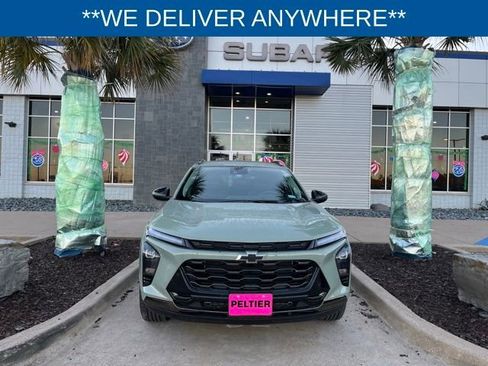 Used 2025 Chevrolet Trax ACTIV w/ Sunroof Package image 2