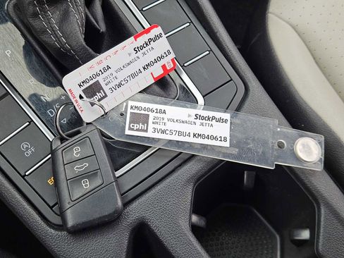 Used 2019 Volkswagen Jetta R-Line image 33