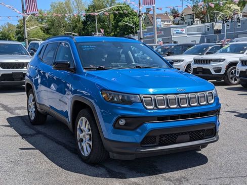 Used 2022 Jeep Compass Latitude AWD/4WD image 4