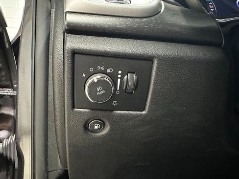 Used 2018 Jeep Grand Cherokee Altitude AWD/4WD image 28