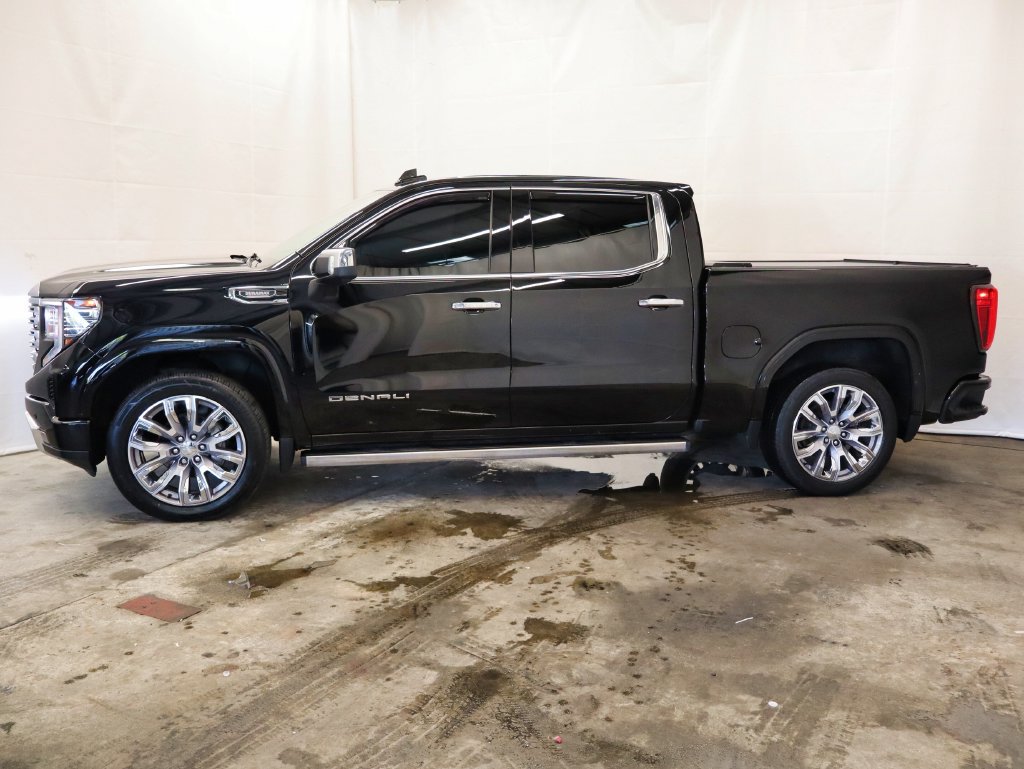 Used 2023 GMC Sierra 1500 Denali w/ Denali Reserve Package AWD/4WD image 3