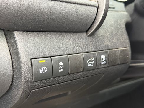 Used 2020 Toyota Camry LE image 21