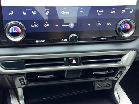 Used 2024 Lexus RX 350 Premium w/ Accessory Package (Z1) image 28