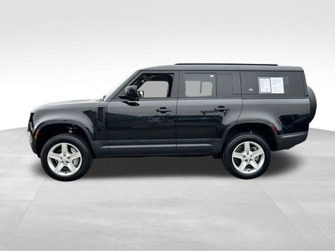 Used 2023 Land Rover Defender 130 SE AWD/4WD image 2