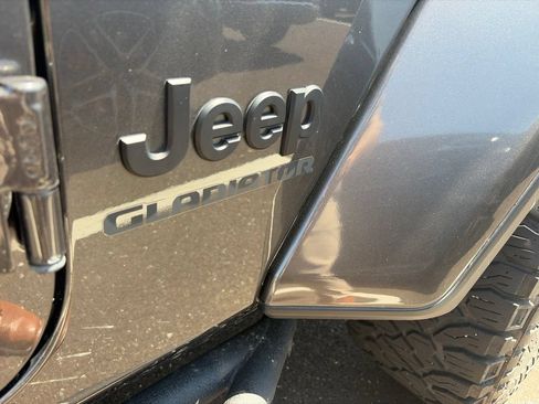 Used 2021 Jeep Gladiator Sport AWD/4WD image 5