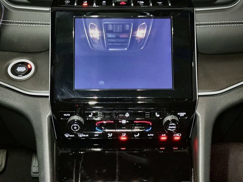 Certified 2025 Jeep Grand Cherokee L Altitude AWD/4WD image 31