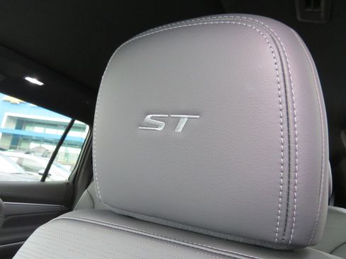 New 2026 Buick Enclave Sport Touring w/ Power Package image 18