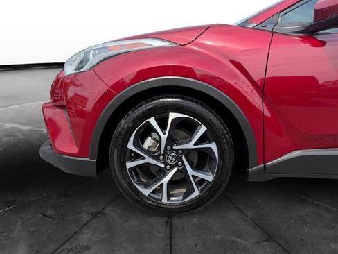 Used 2018 Toyota C-HR XLE FWD image 14
