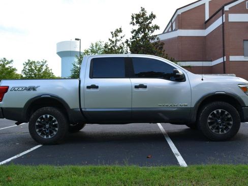 Used 2018 Nissan Titan PRO-4X AWD/4WD image 4