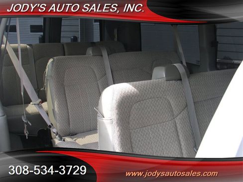 Used 2014 Chevrolet Express 2500 LS image 19