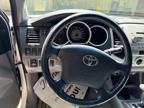 Used 2006 Toyota Tacoma PreRunner RWD image 18