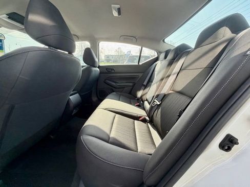 Used 2025 Nissan Altima 2.5 SV image 12