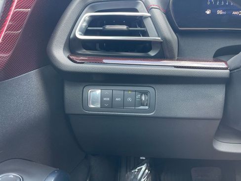 Used 2024 Chevrolet Traverse RS w/ LPO, Floor Liner Package image 25