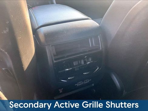 Used 2023 Jeep Grand Cherokee Altitude image 12