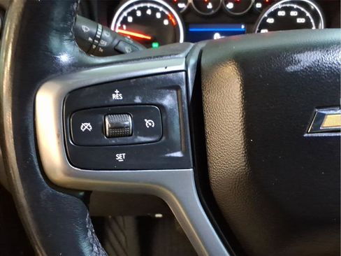 Used 2022 Chevrolet Silverado 1500 LT AWD/4WD image 18