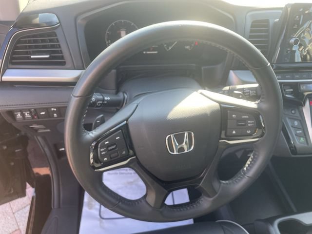 Certified 2025 Honda Odyssey Touring image 12