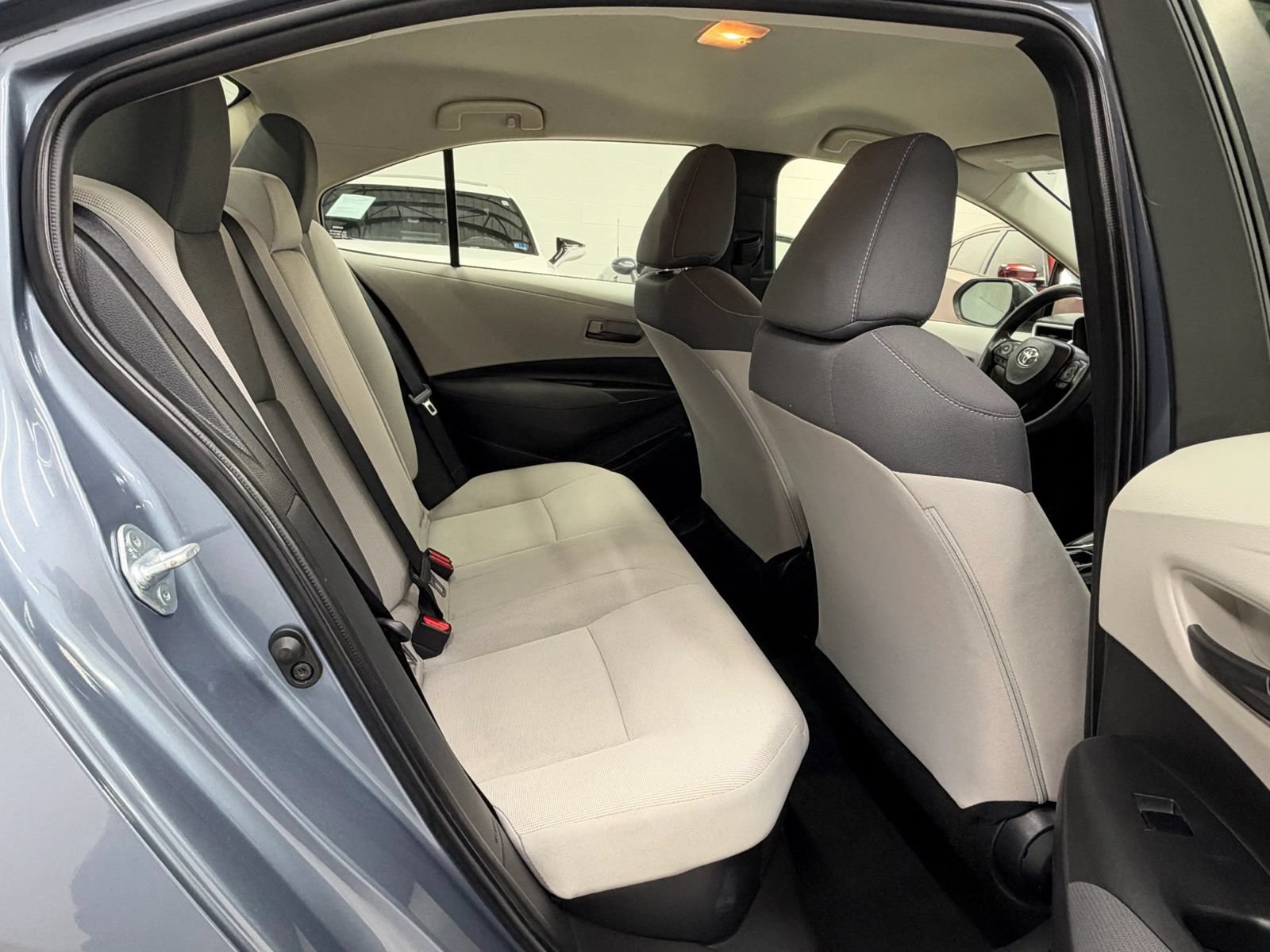 Used 2022 Toyota Corolla LE FWD image 22