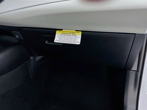 Used 2026 Toyota Corolla LE FWD image 31
