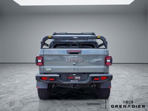 Used 2021 Jeep Gladiator Rubicon AWD/4WD image 6